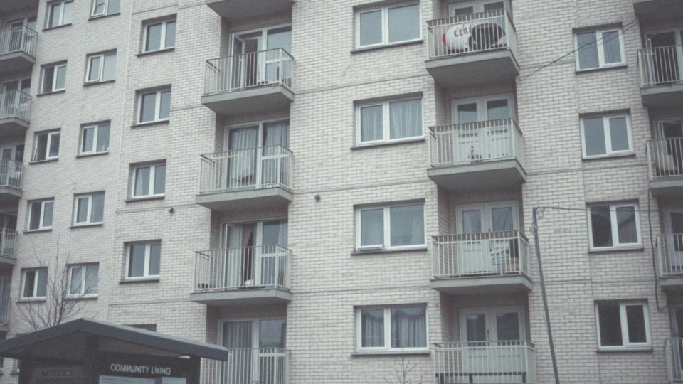 Jakie są przesłanki wypowiedzenia umowy najmu przez gminę?